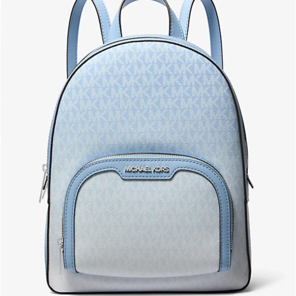 MICHAEL KORS Jaycee Medium Ombré Signature Logo Backpack
Light Sky
NWT - Picture 2 of 16